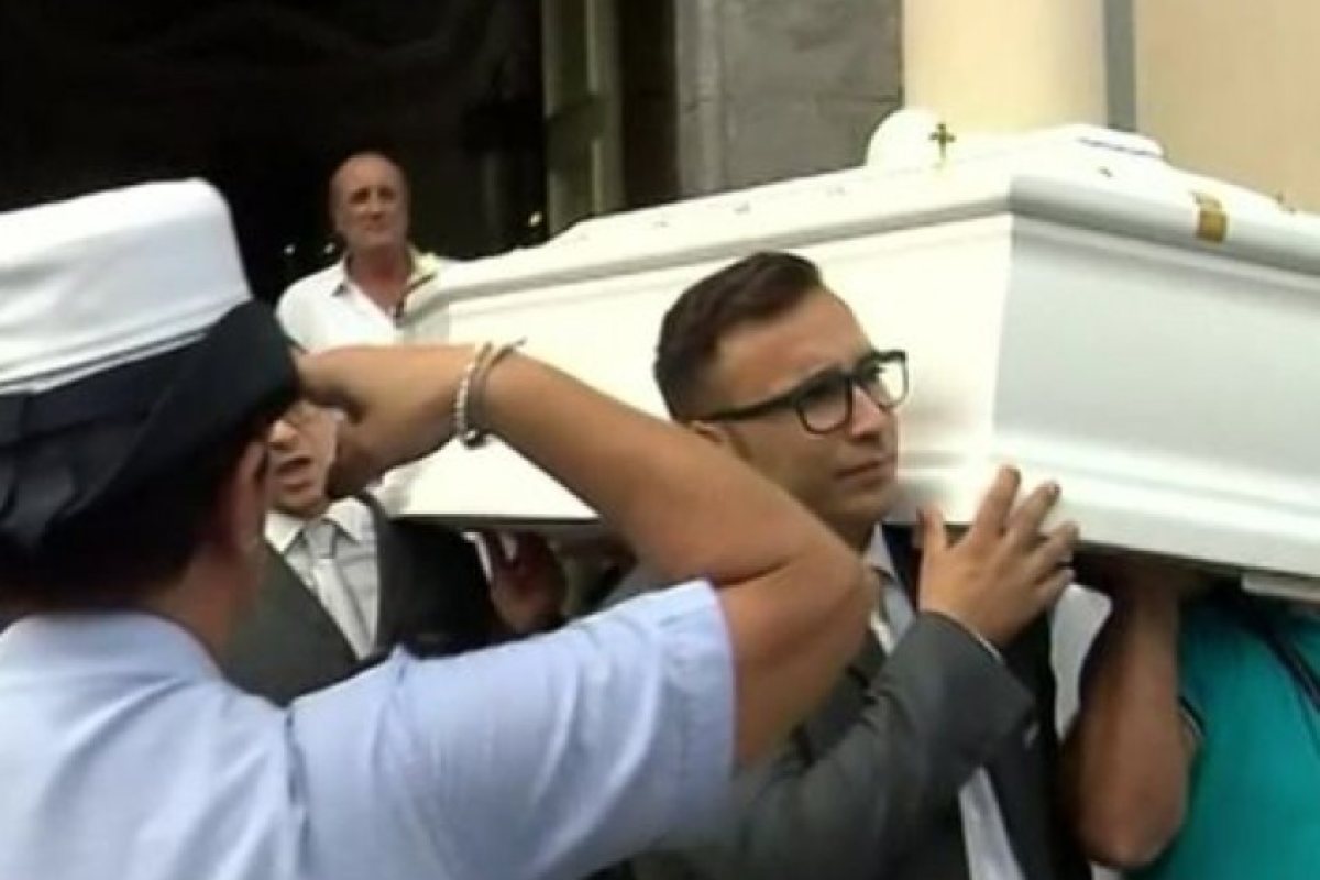 Самоубилата се, заради секс запис, италианка угаждала на приятеля си