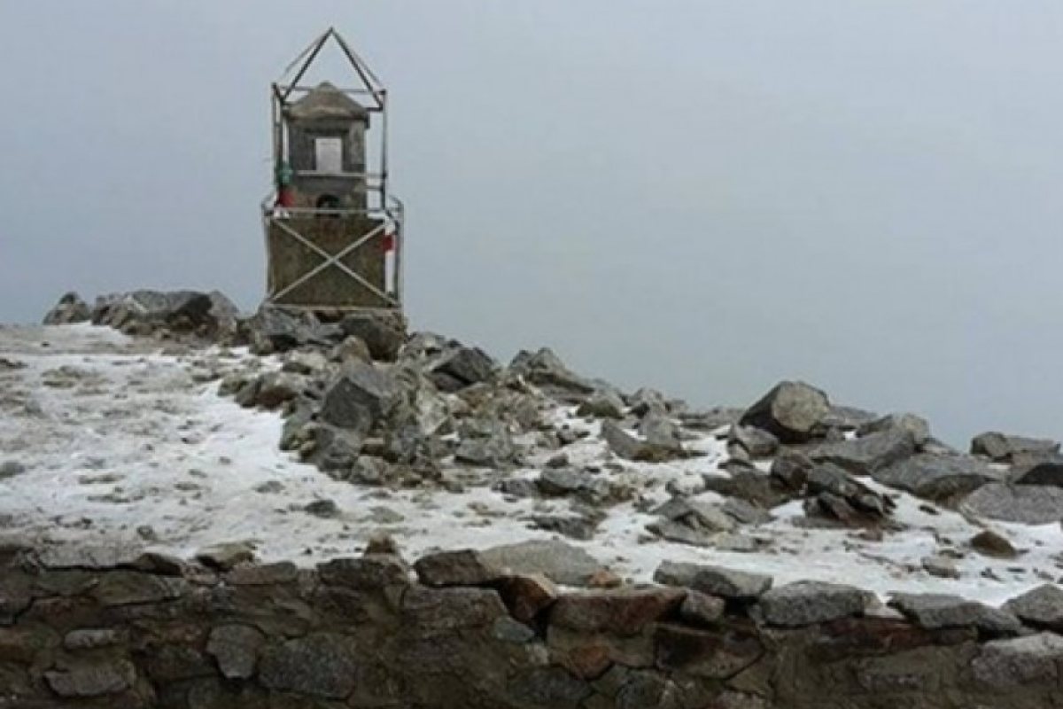 На Мусала – сняг, морската вода - 24 градуса