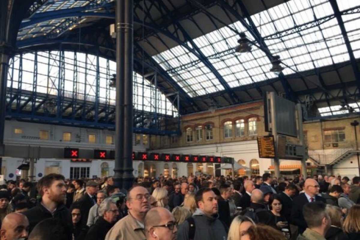 Хаос и юмручно право в метрото заради стачката