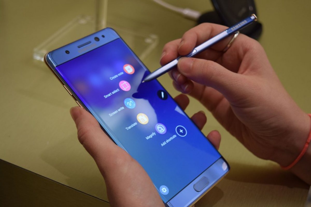 Плащат ви, за да върнете опасния Galaxy Note 7