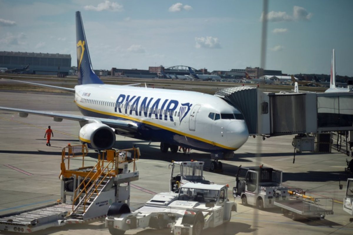 Клиент на Ryanair се изходи по време на полет