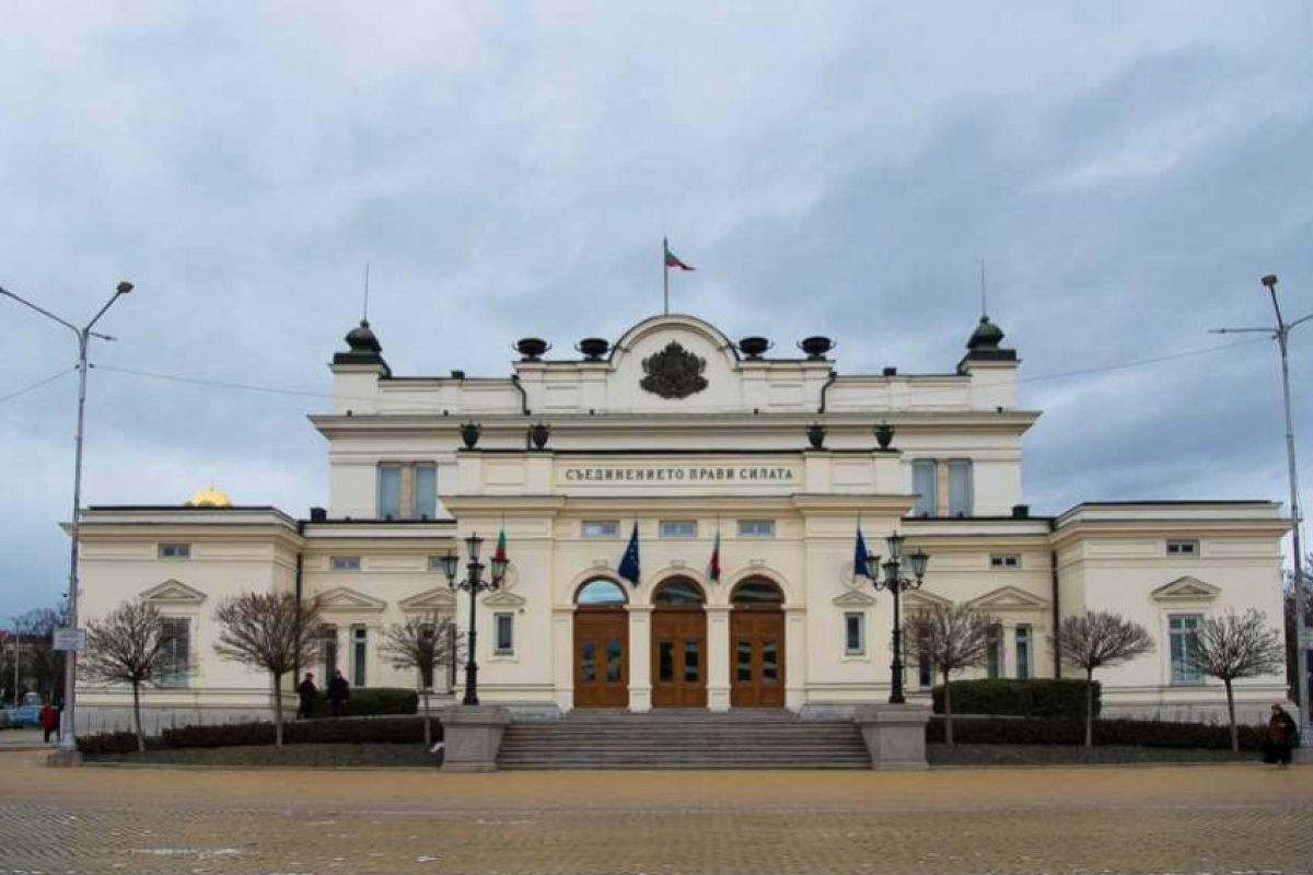 Делян Добрев се отказа от имунитета си