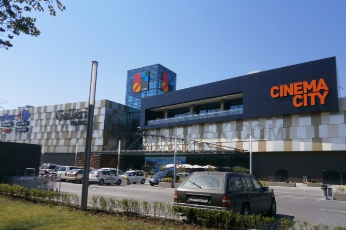 Сигнал за бомба в мол "Галерия" в Бургас