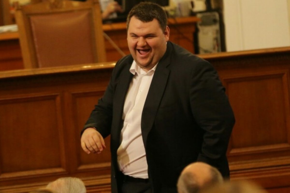 "Службите са на Пеевски" стана международна новина