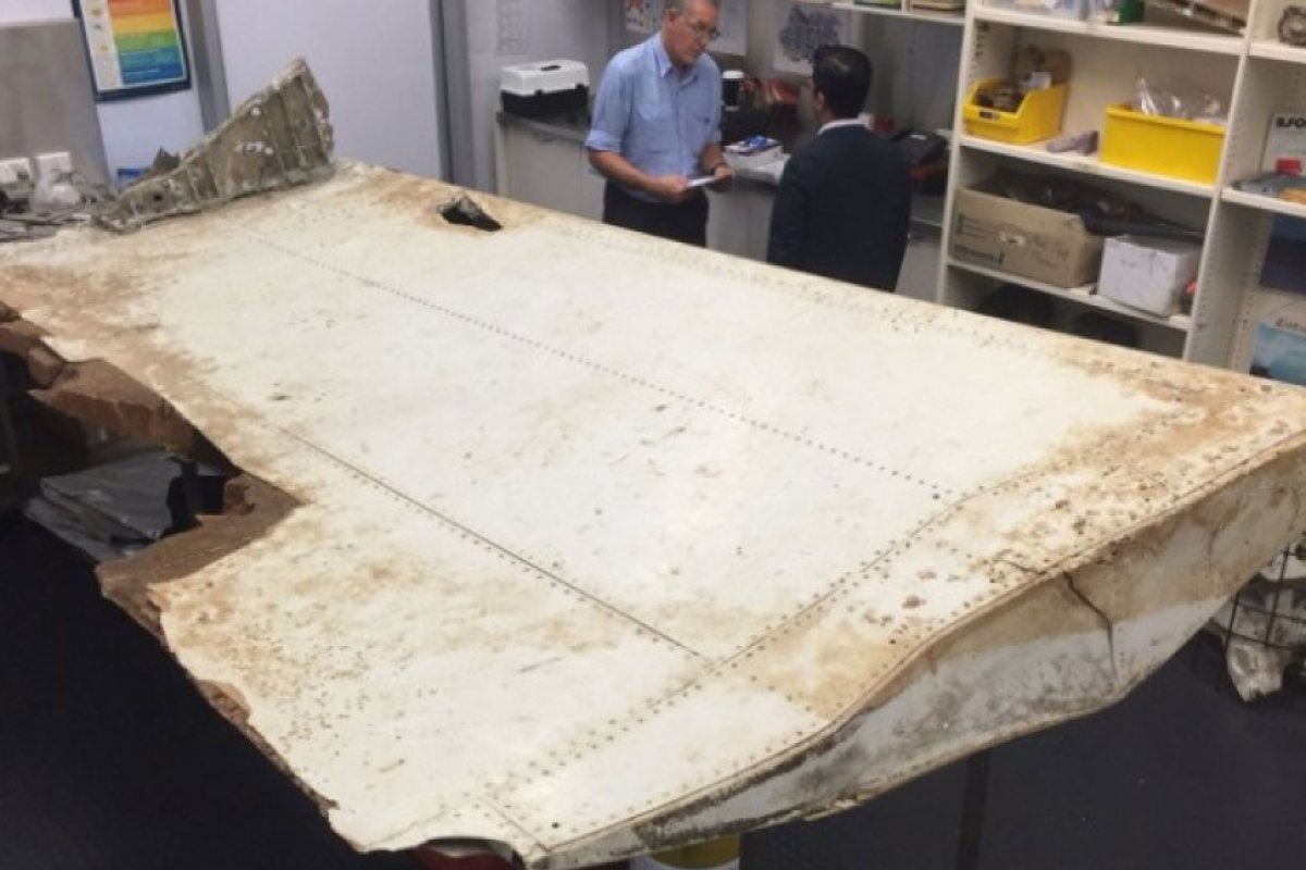 Малайзийският самолет по полет MH370 е падал спираловидно с огромна скорост
