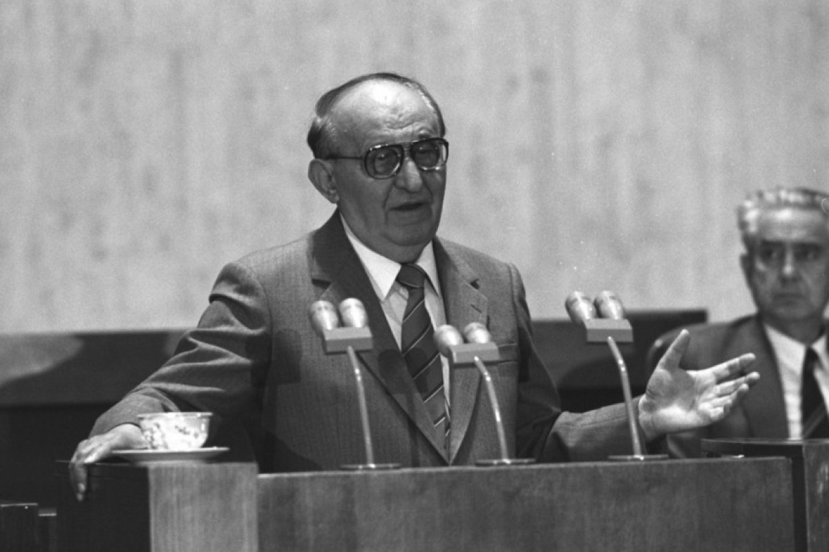 Живков насърчаваше и глупостта, и мързела