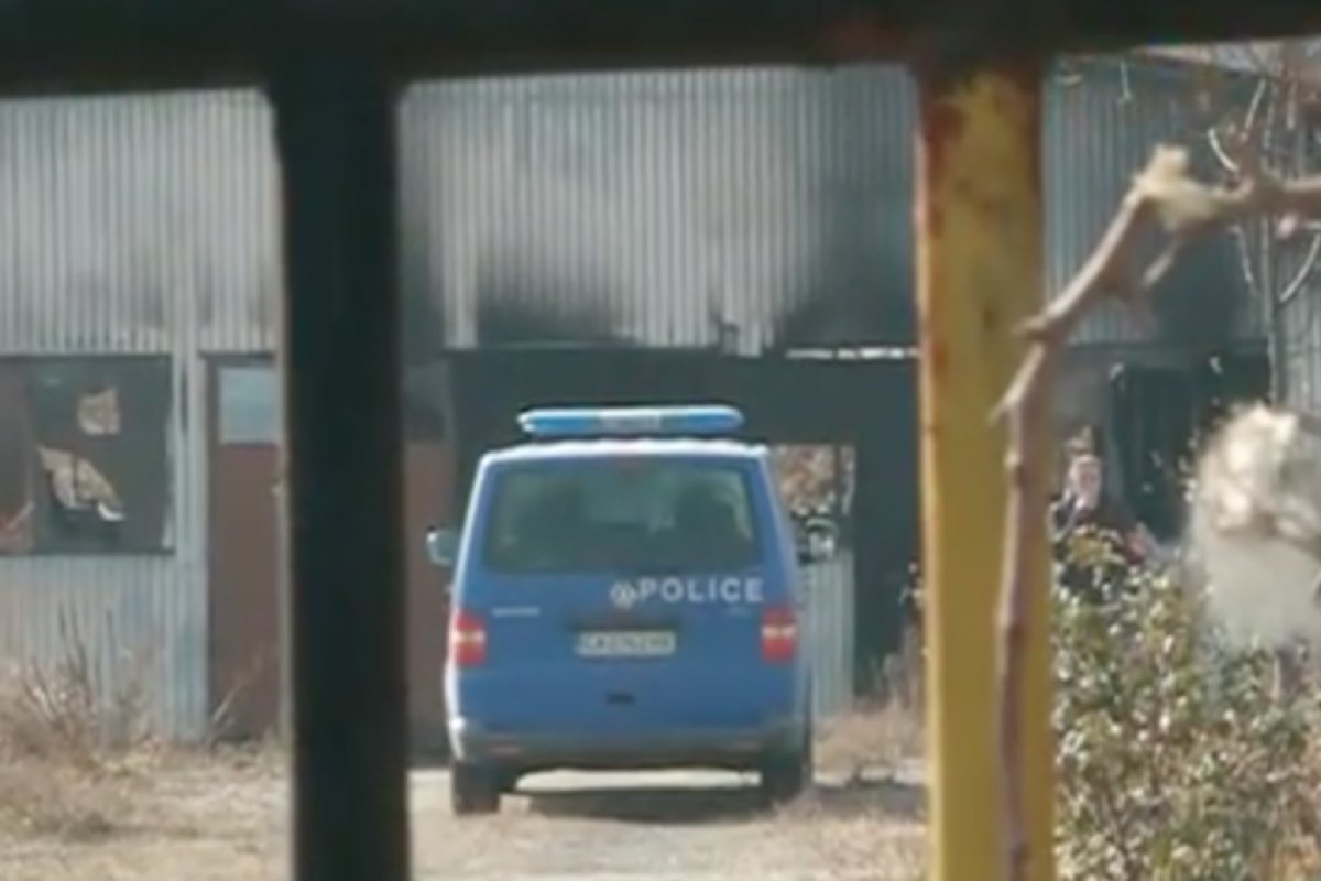 Изгоряха 10 автомобила на Банев в София (ВИДЕО)