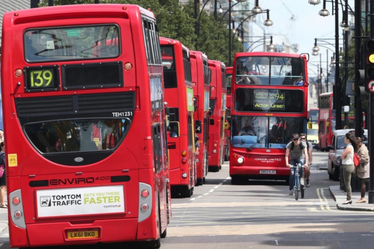 Намаляват наполовина броя на автобусите, минаващи по Oxford Street