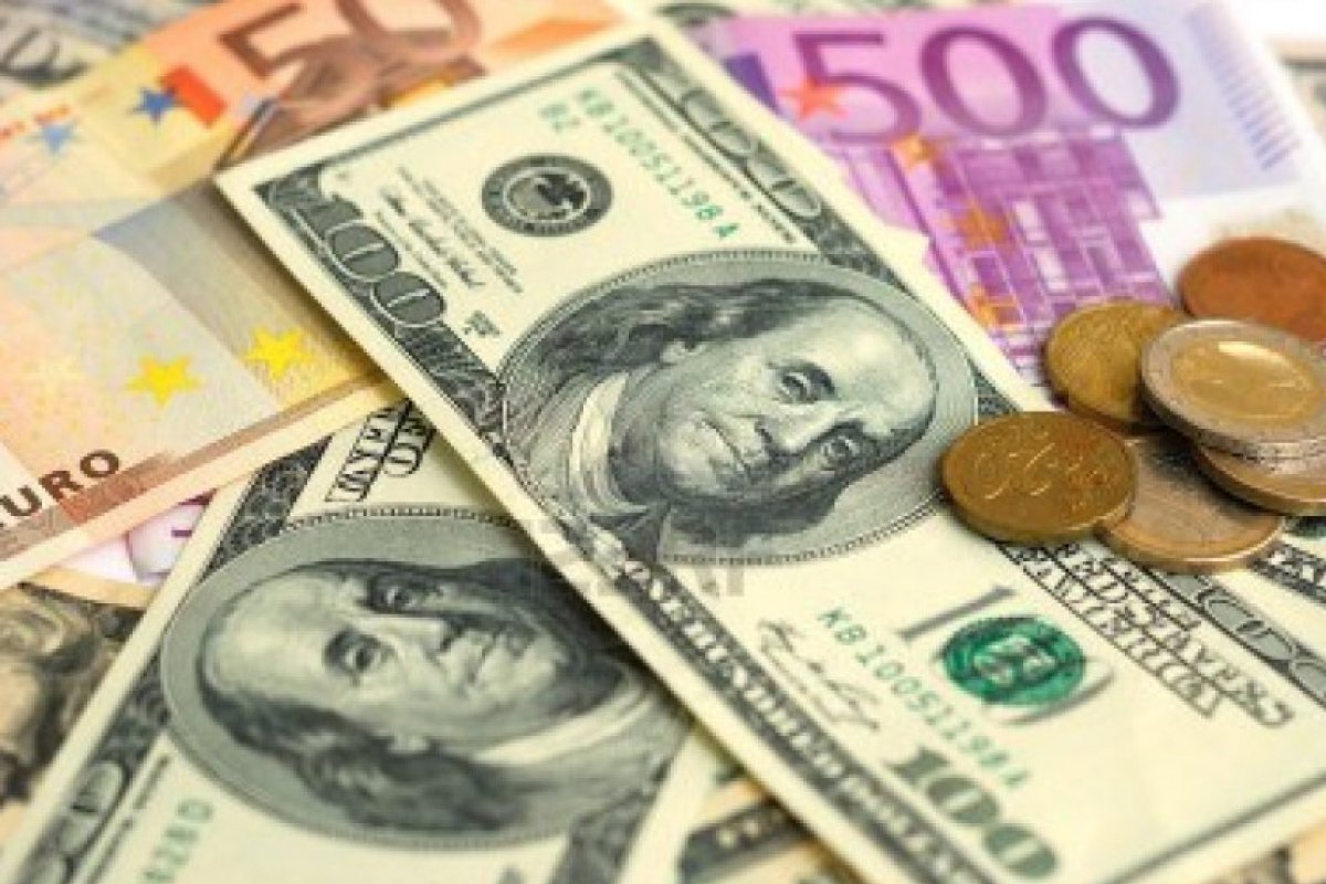 Икономисти: Скоро доларът ще стигне еврото