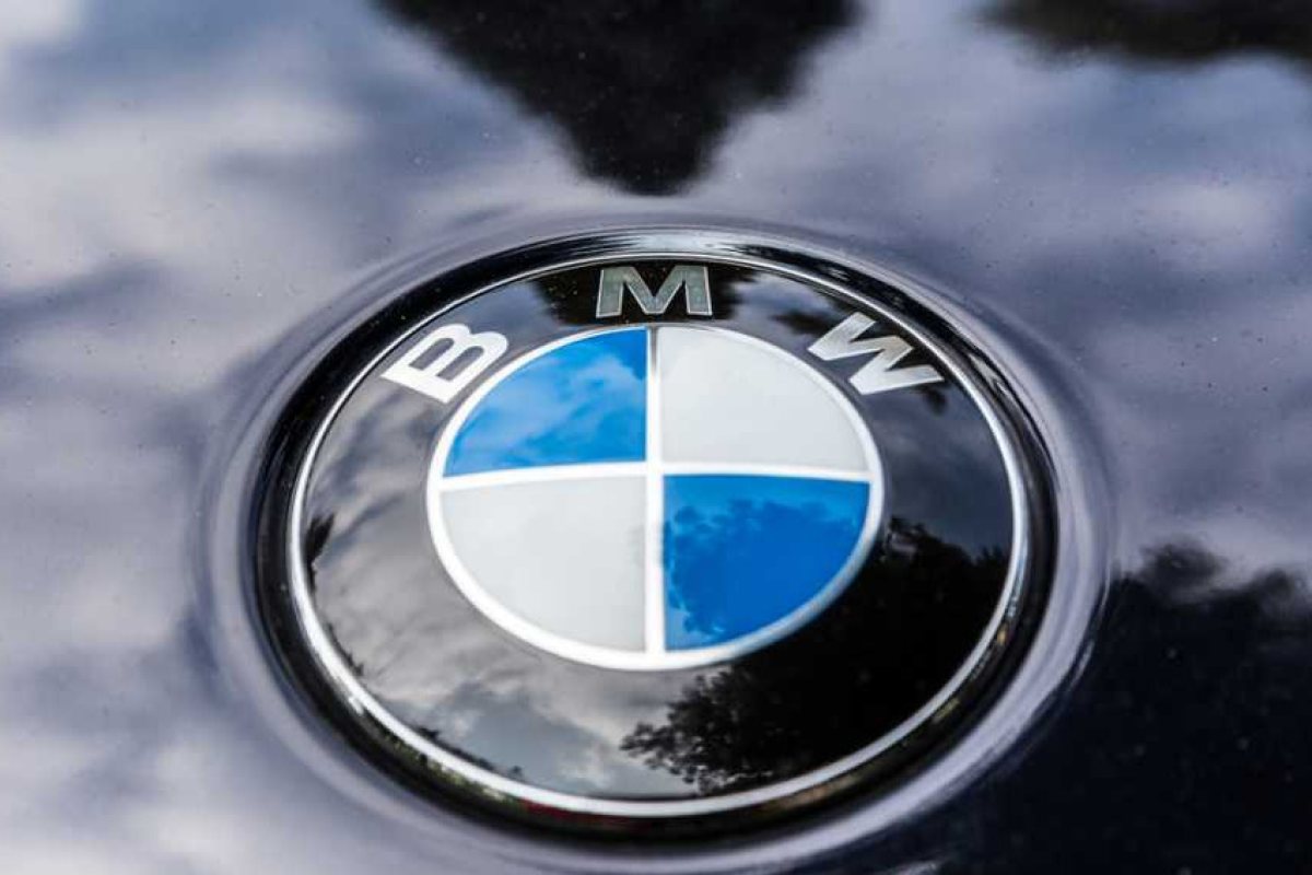 BMW изтегля близо 200 000 автомобила