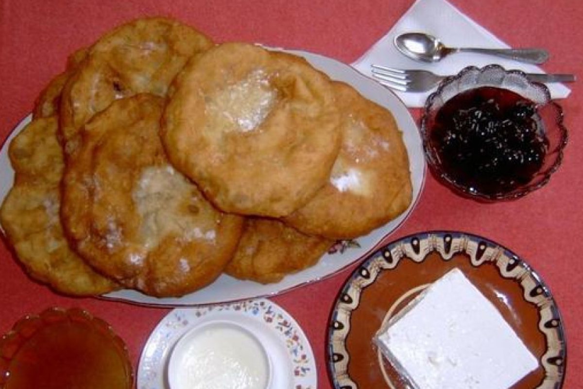 Mекици, ракия, айляк и още 15 причини да дойдете в България