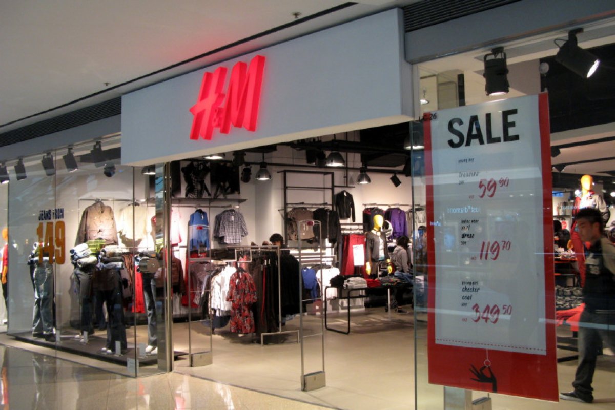 Занесете старите си дрехи в H&M! (ВИДЕО)