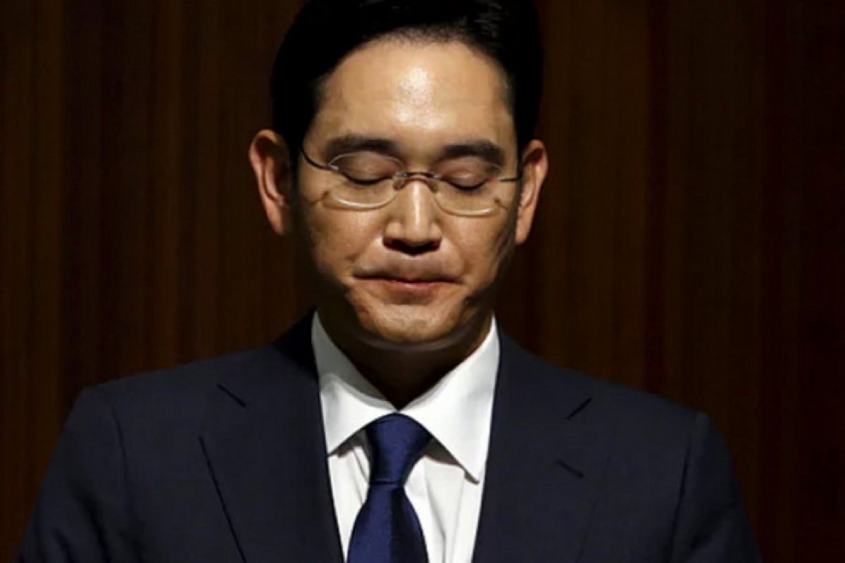 Директорът на Samsung влезе в затвора заради корупция