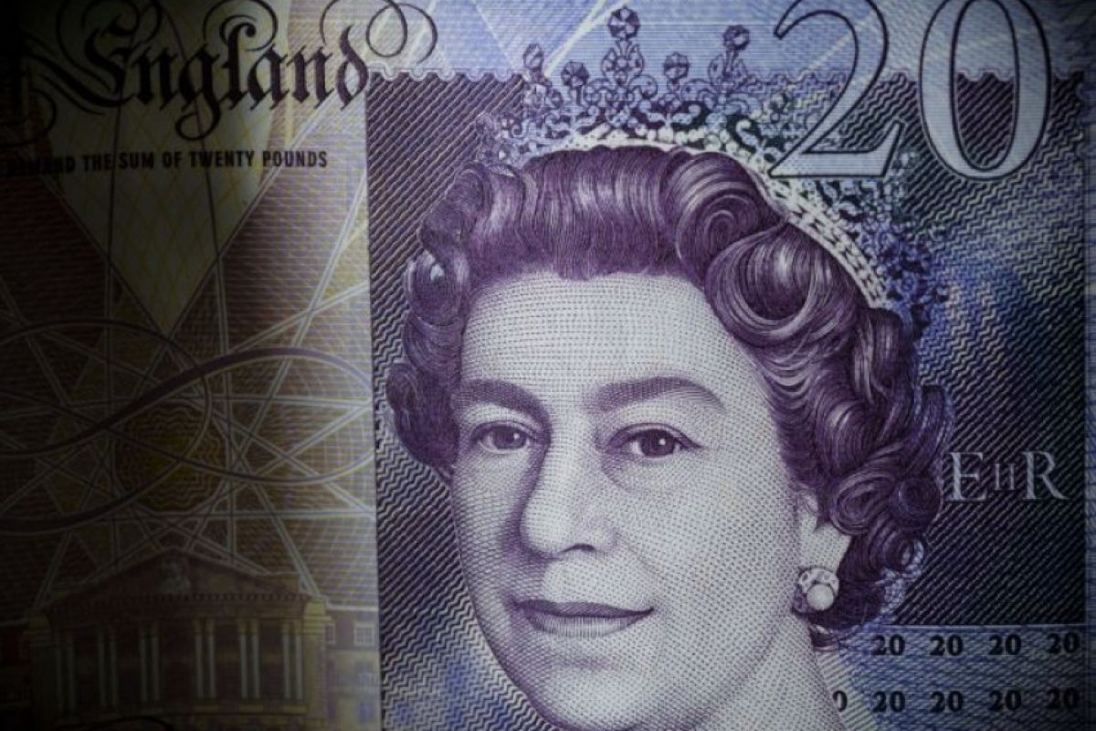 Осъдиха за кражба млада британка, намерила £20 в магазин