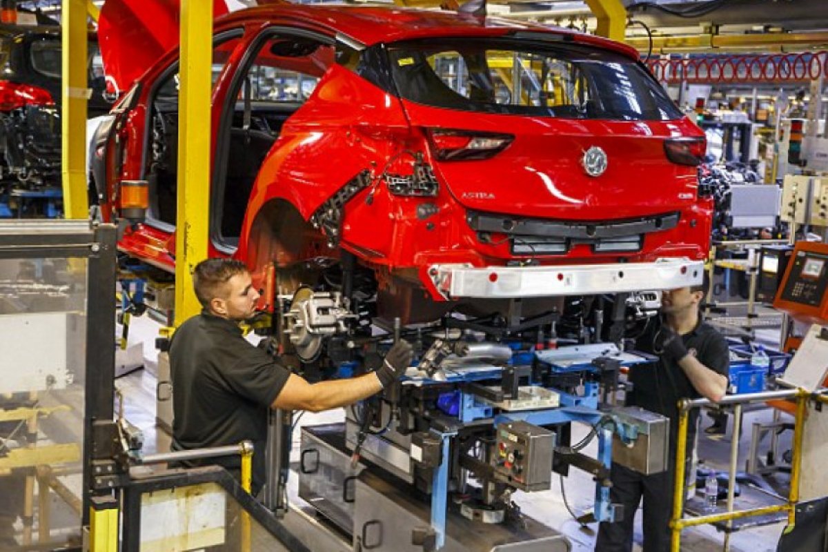 Vauxhall се изнася от Великобритания, застрашени са хиляди работни места