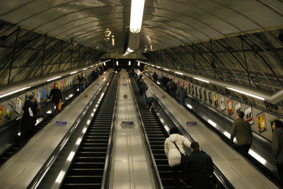 Как трябва да се возим на метрото в Лондон