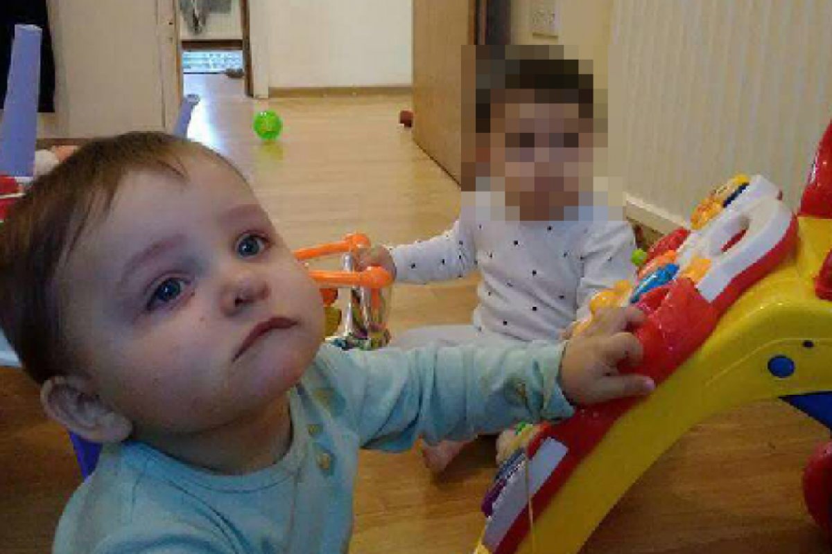 Заловиха бащата, убил с чук 1-годишното си дете в Северен Лондон