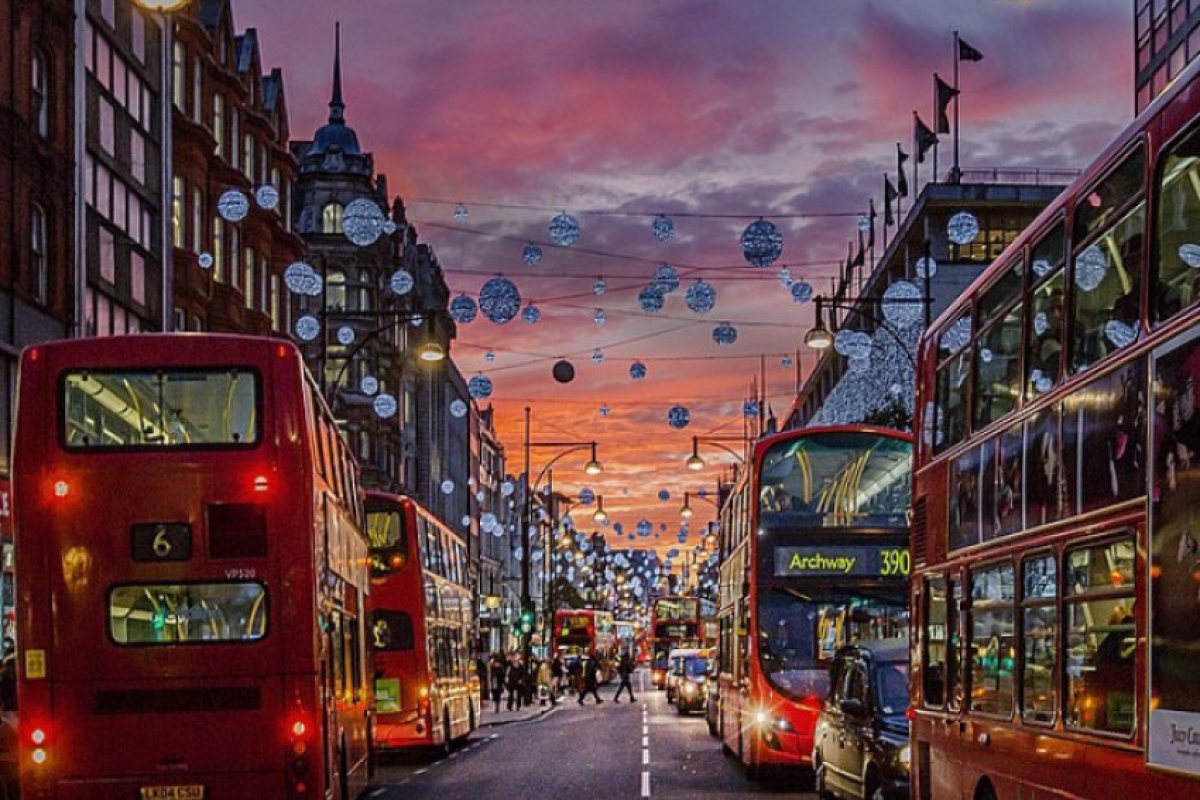 Красотата на Oxford Street в 10 снимки (ГАЛЕРИЯ)