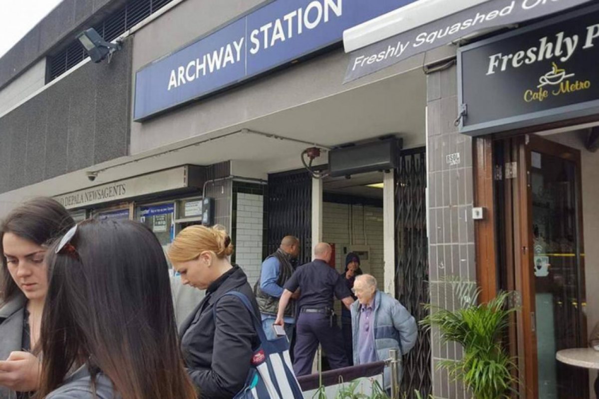 Мъж е бил блъснат от влакче в Islington