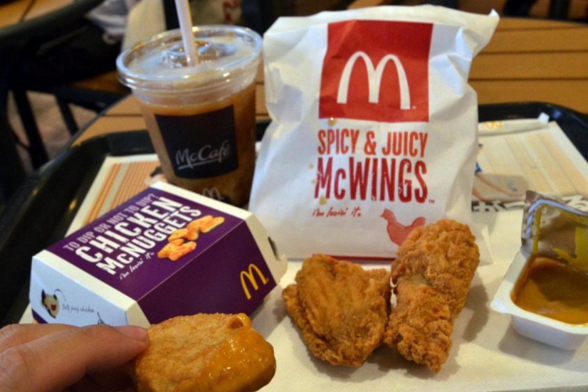 Продадоха 19-годишен комплект сосове на McDonalds за 11 хиляди паунда