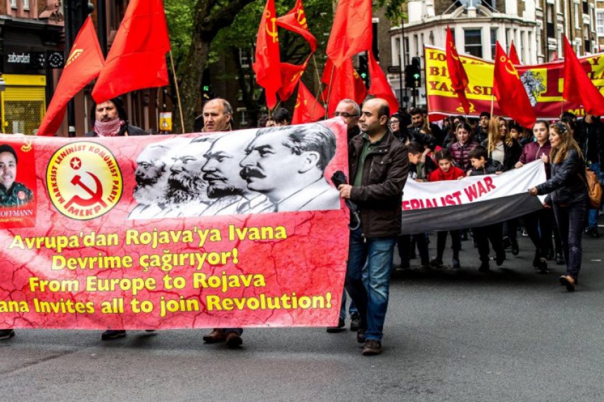 Първомайска манифестация премина по улиците на Лондон (СНИМКИ)