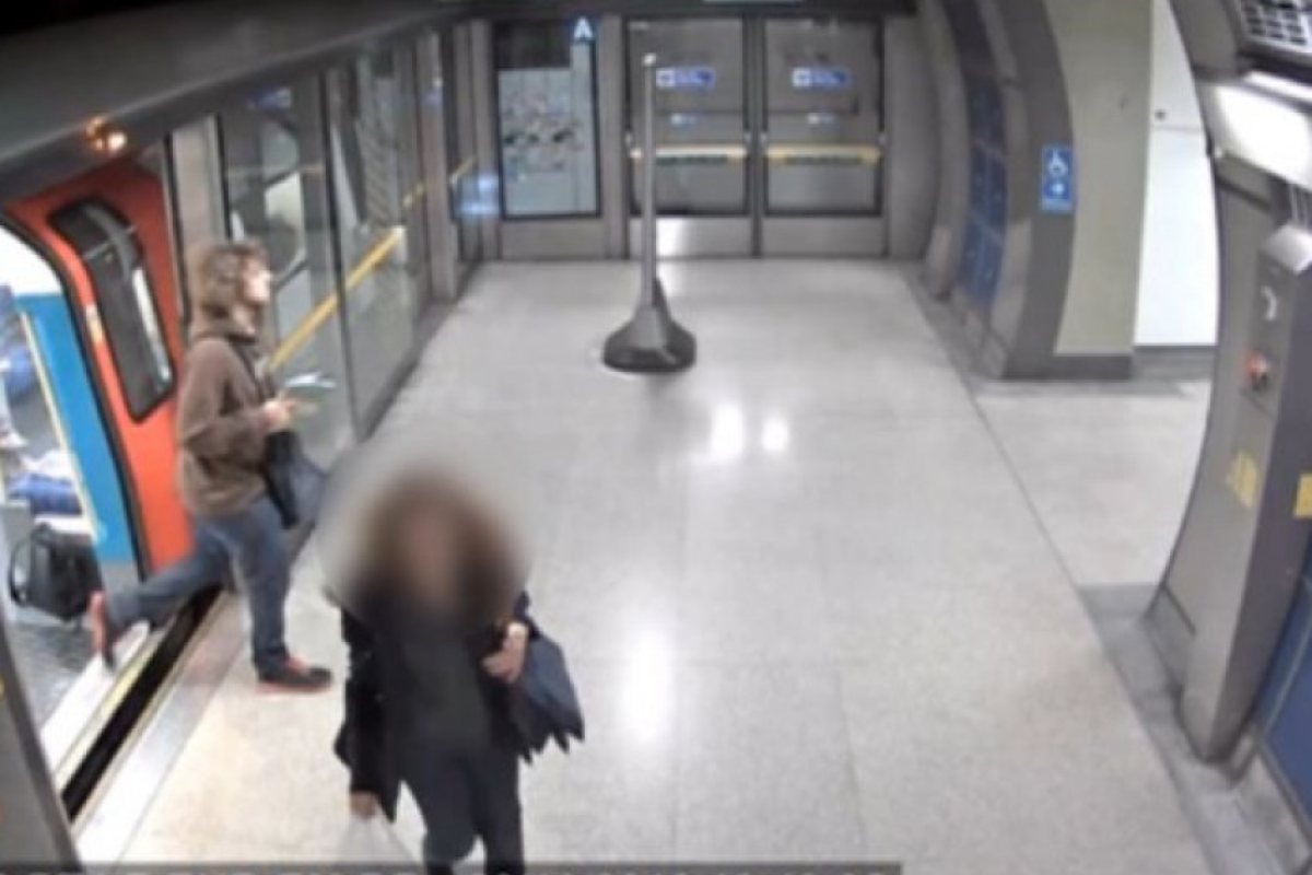 20-годишен британец поставил самоделна бомба в метрото