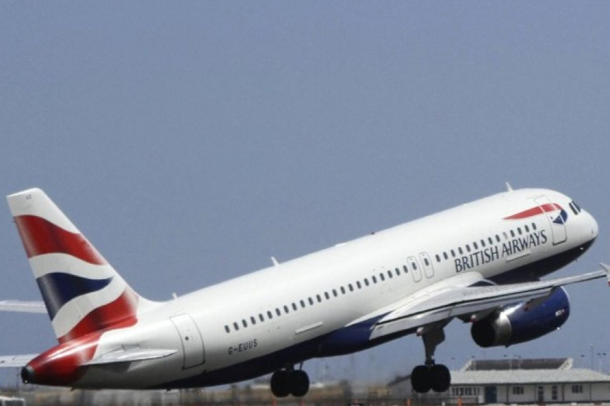 Мълния е ударила самолет на "British Airways", с полет към Лондон