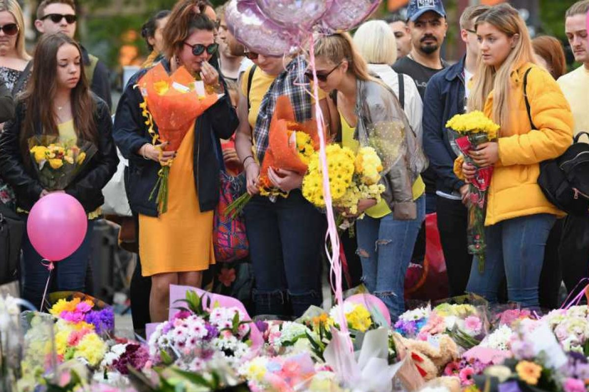 Ариана Гранде прекрати турнето си в Европа