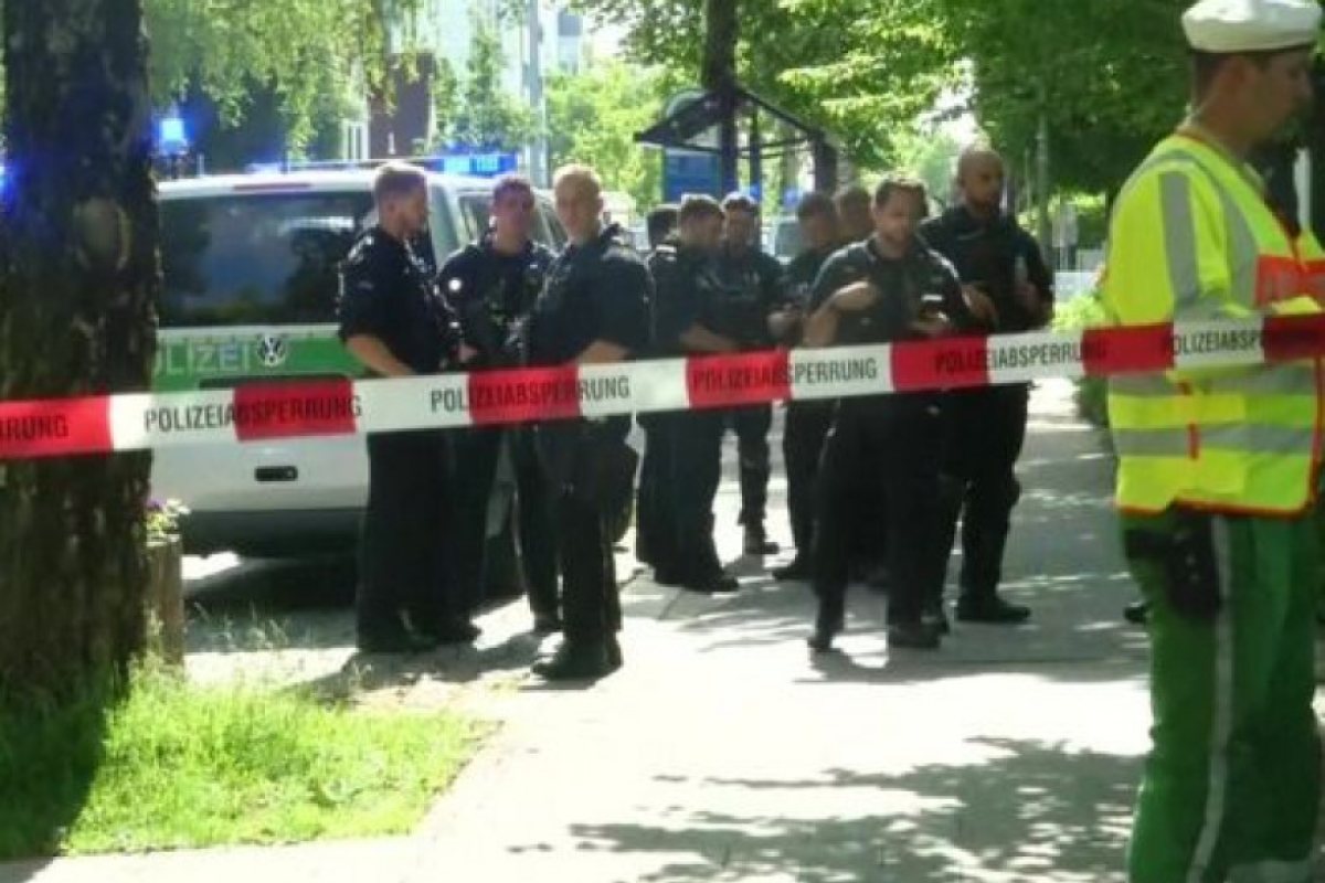 Стрелец уби полицай в Мюнхен