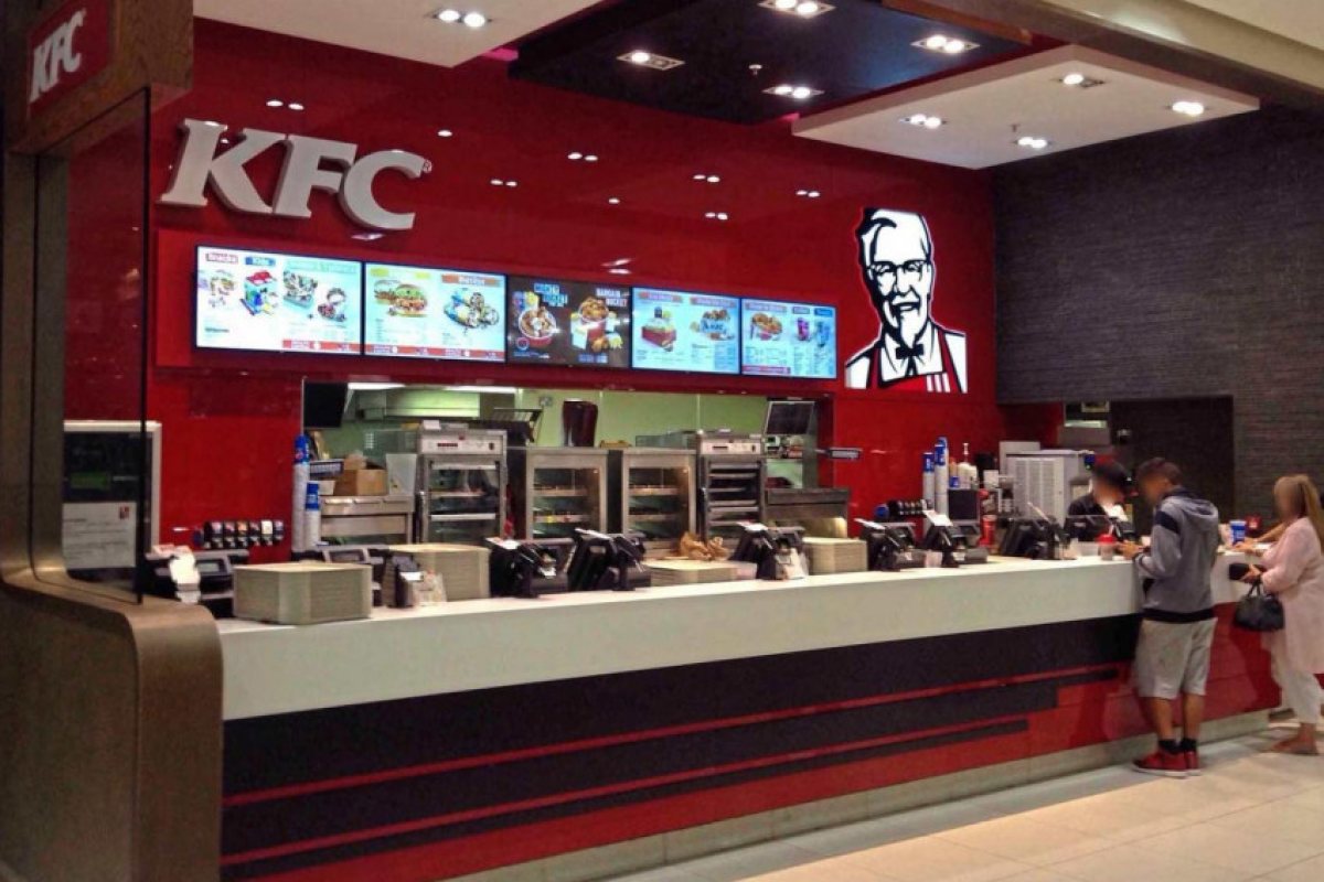 KFC губи лиценз заради нелегални имигранти?