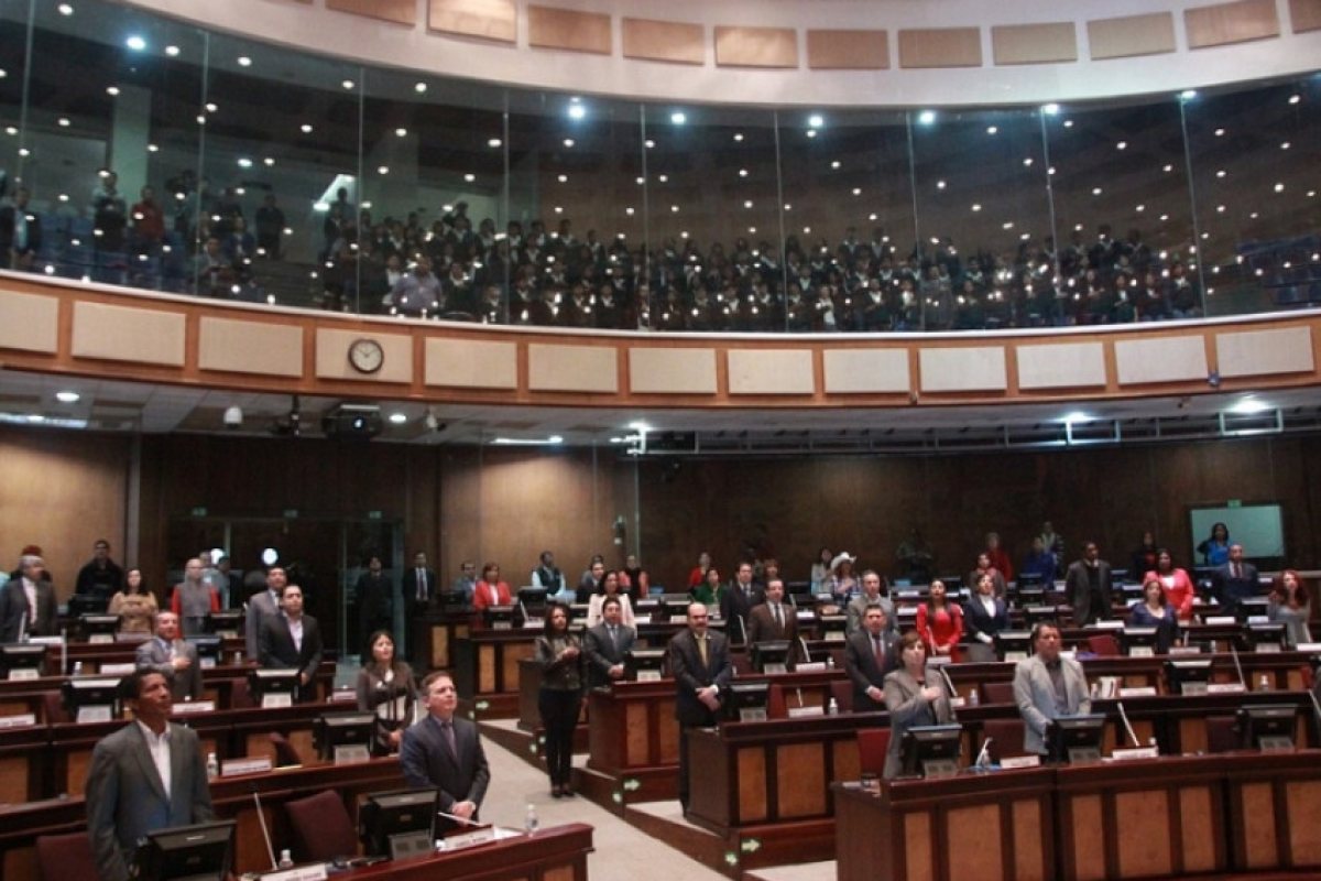 Щурмуваха парламента във Венецуела