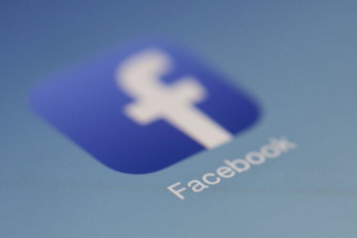 Facebook пуска групов видео чат