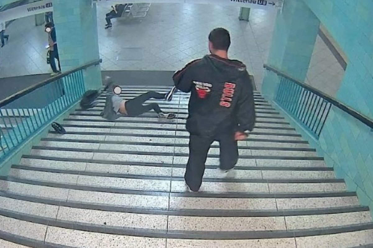 Ново брутално нападение в берлинското метро