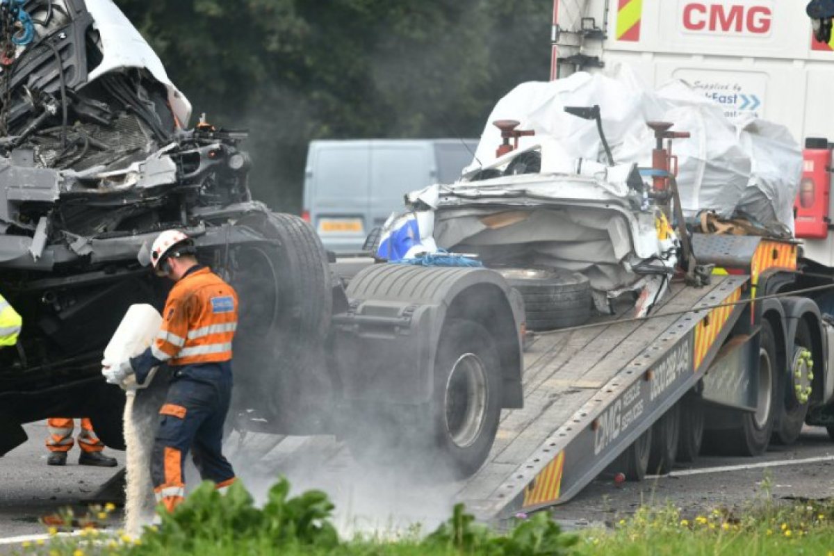Ужасяваща катастрофа на M1, с осем загинали