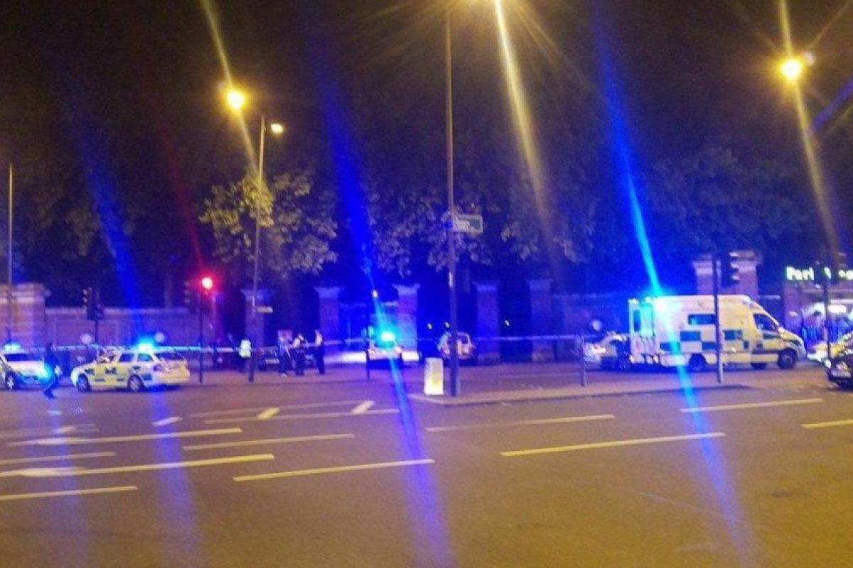 Двама тежко ранени след нападение с нож в Северен Лондон