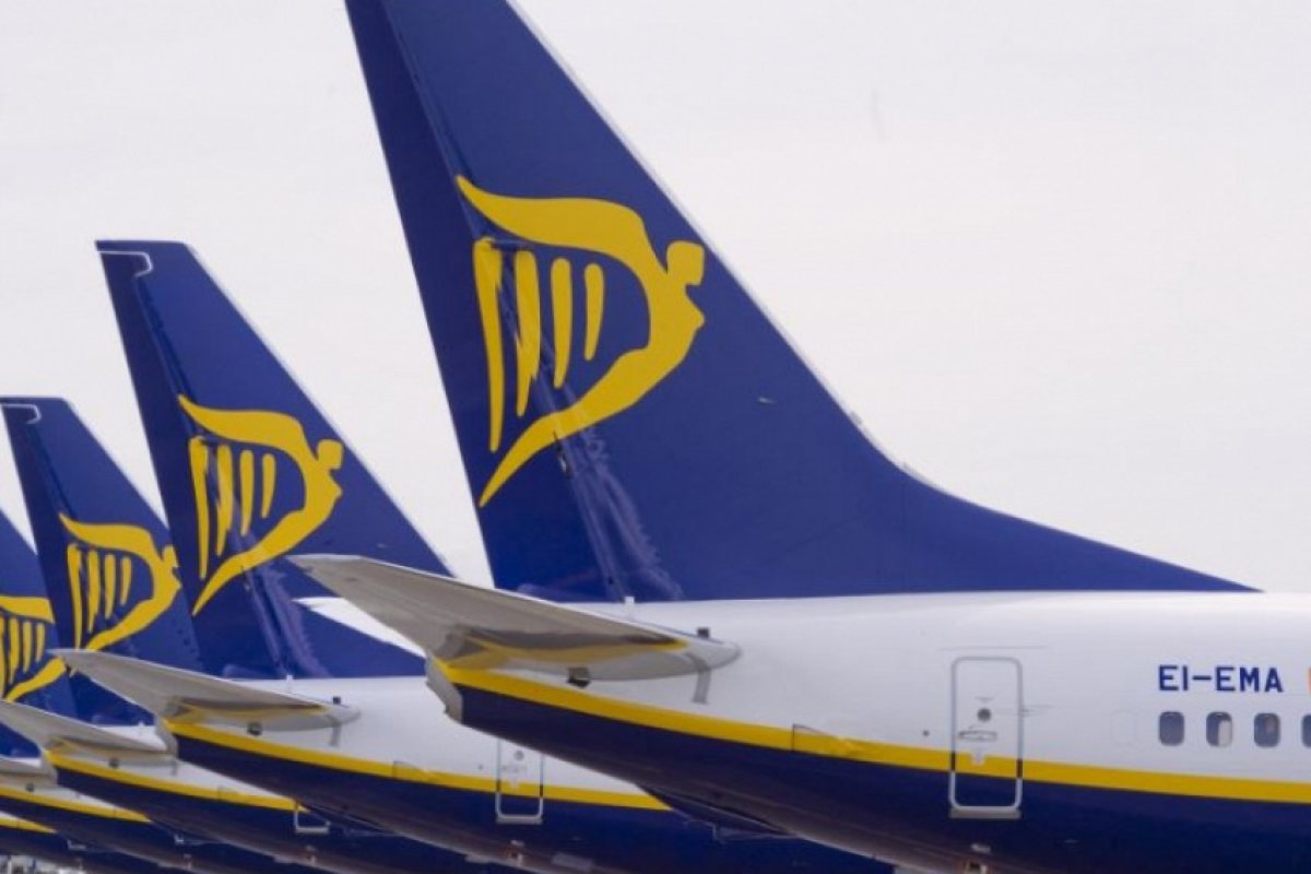Ryanair дава бонуси на пилотите, ако се откажат от отпуска
