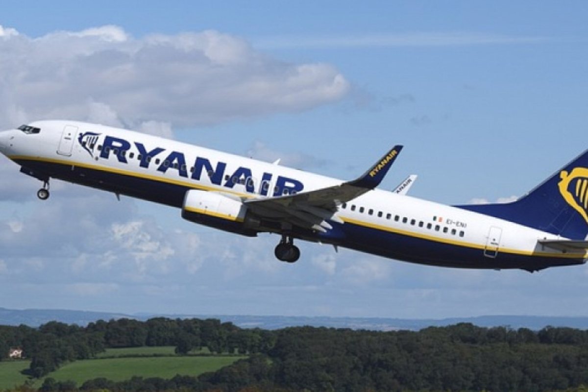 Ryanair търси спешно пилоти