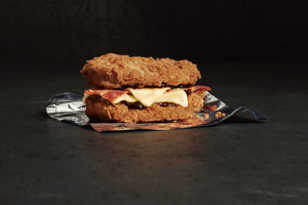 KFC докарва най-любимия на феновете сандвич