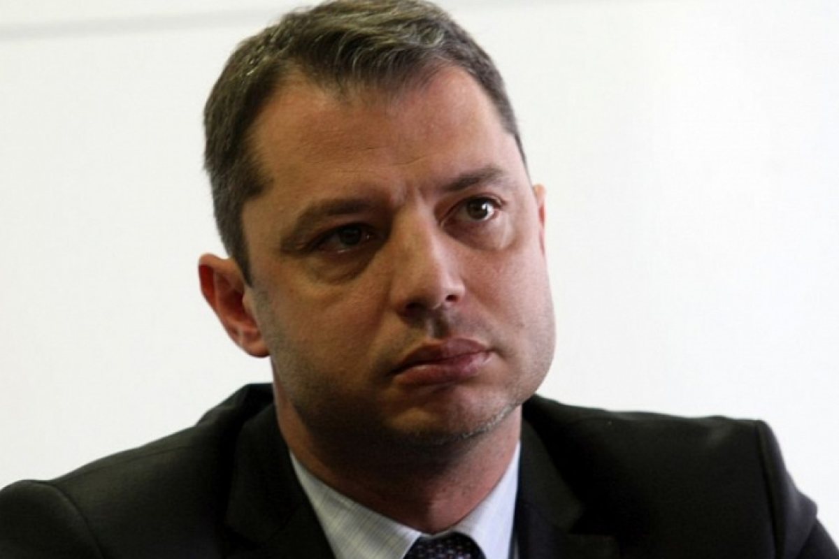 Депутатите не приеха оставката на Делян Добрев