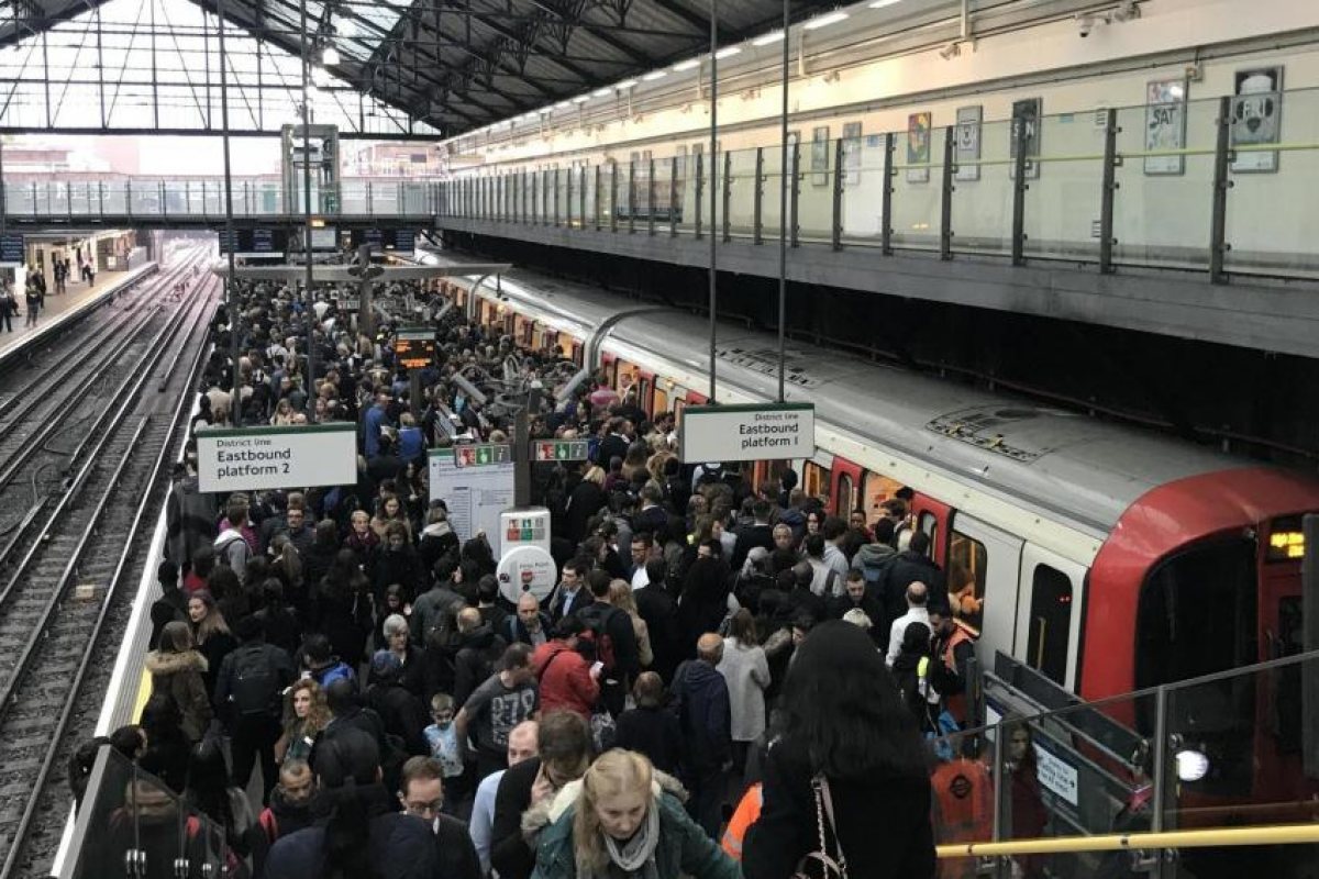 Пак проблеми в метрото, вижте по кои линии!
