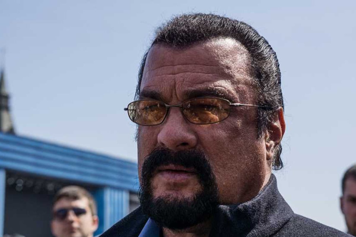 И Стивън Сегал с обвинение за сексуален тормоз