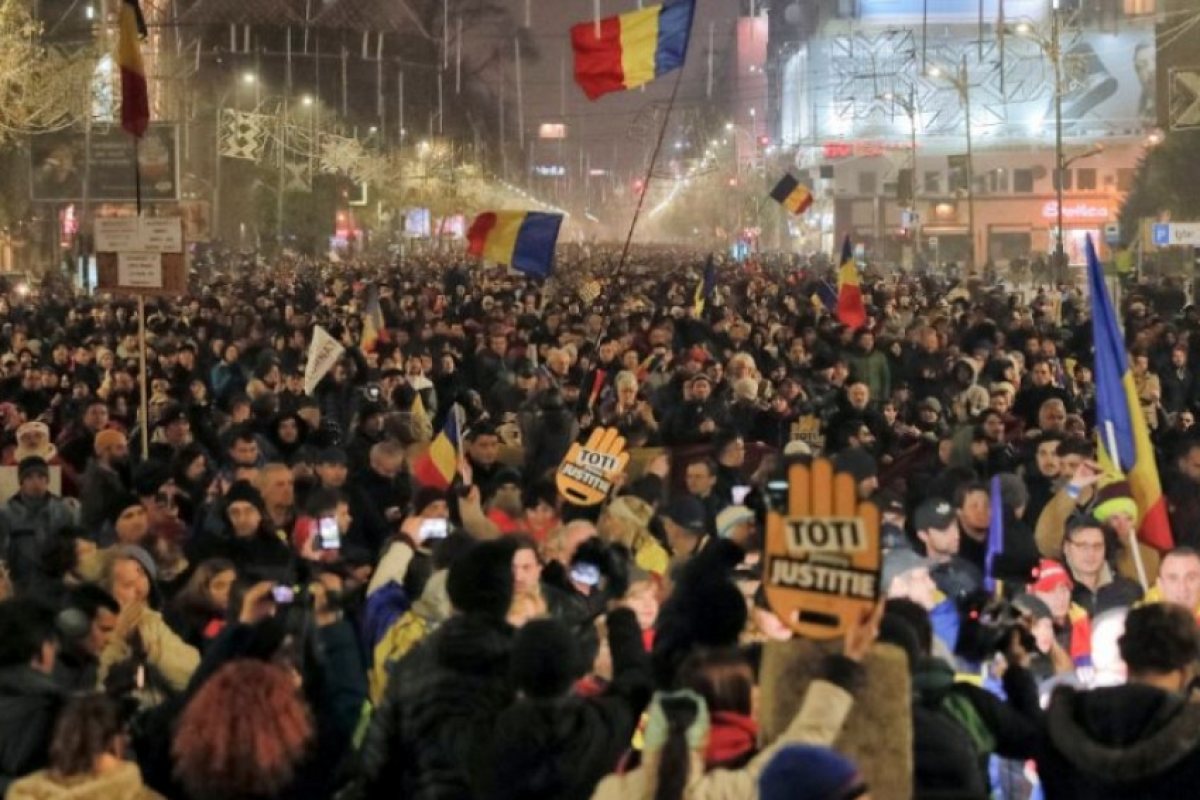 Десетки хиляди излязоха на протест в Румъния