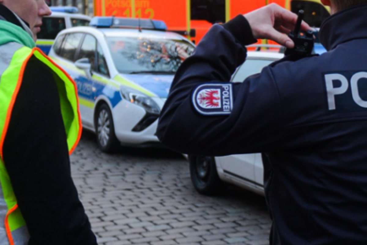 Германският коледен пазар е евакуиран заради подозрителен пакет