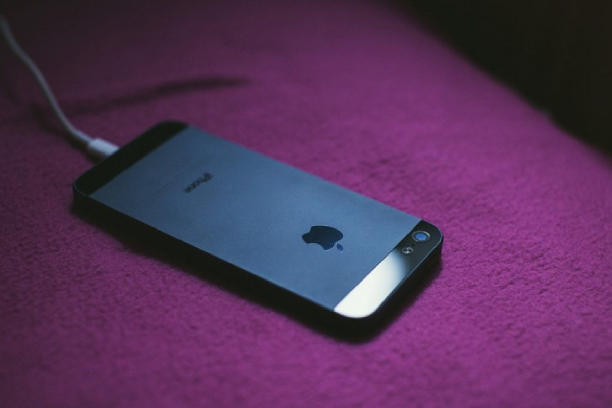 Фалшивите зарядни за iPhone могат да развалят телефона ви