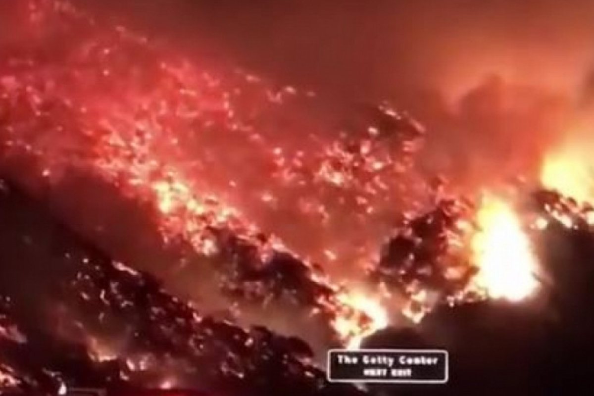 Пожарът в Калифорния вече е по-голям от Ню Йорк