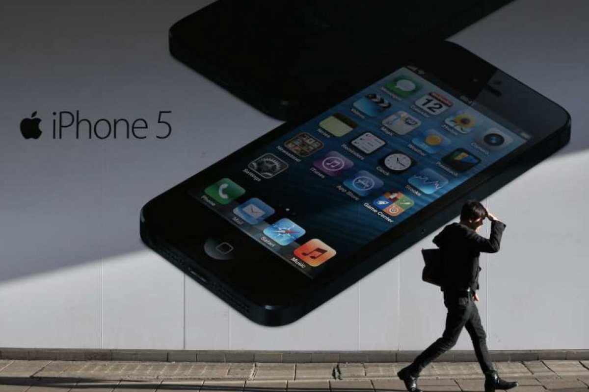 Apple се извини, че забавя работата на старите айфони