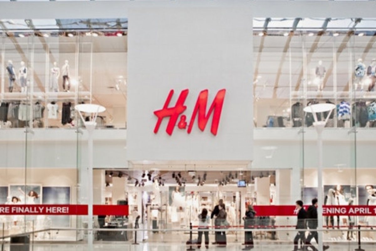 Лудница! Опустошават магазини на H&M!