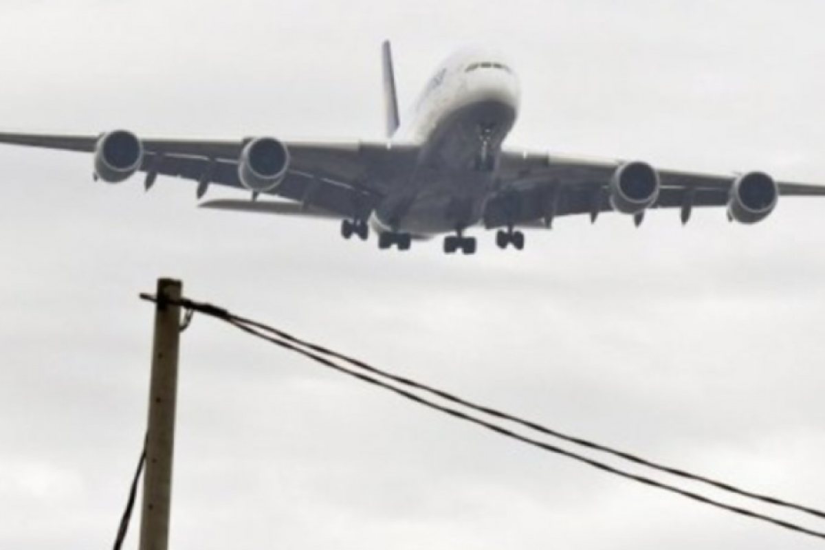Самолет се сблъска с хеликоптер в Германия