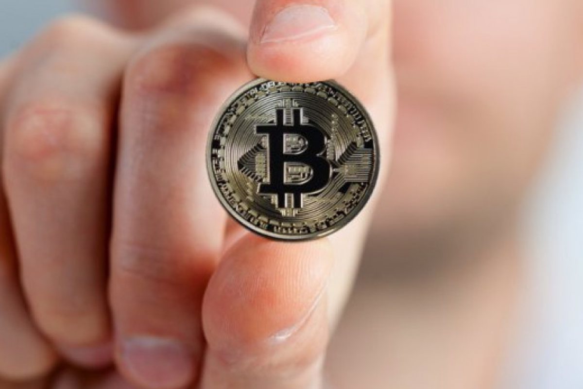Първи въоръжен обир на биткойни във Великобритания  