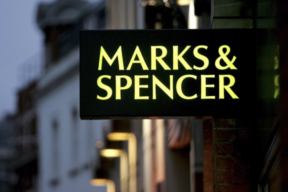 Marks & Spencer уволнява стотици